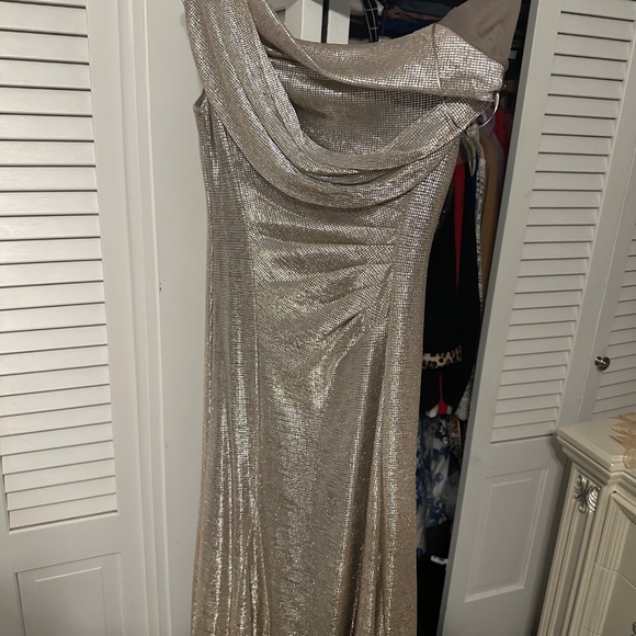 Dress - Picture 5 of 5